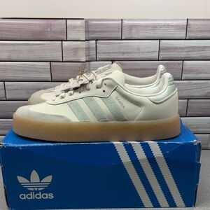 NWT New Adidas Samba Womens size 9.5 Off white/Linen green Gum Bottoms